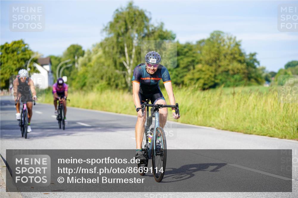 31.08.2025 - Elbe Triathlon Hamburg Michael Burmester http://msf.ph/oto/8669114 31.08.2025 09:50:51 Radfahren 397, 470, 596, 689, 730, 735, 812, 832, 861, 918 meine-sportfotos.de