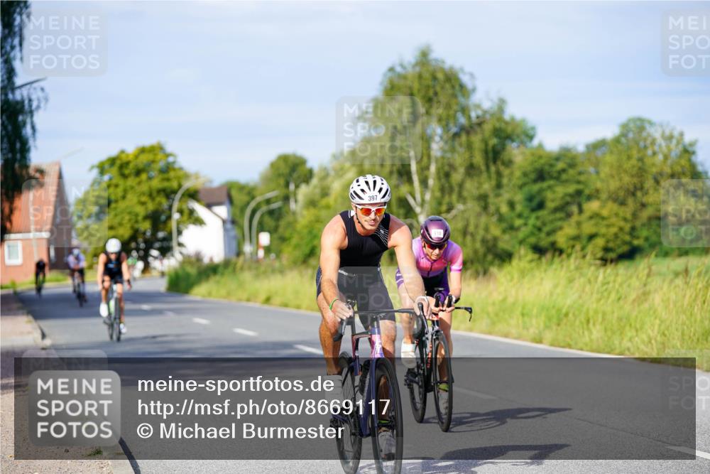 31.08.2025 - Elbe Triathlon Hamburg Michael Burmester http://msf.ph/oto/8669117 31.08.2025 09:50:52 Radfahren 397, 596, 689, 730, 735, 812, 861, 918 meine-sportfotos.de
