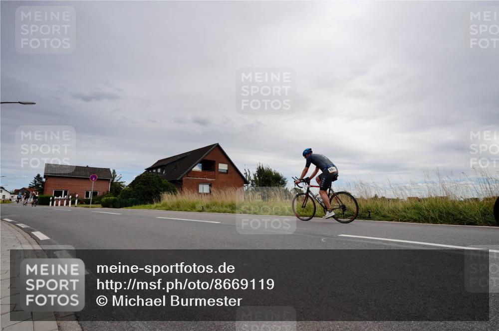 31.08.2025 - Elbe Triathlon Hamburg Michael Burmester http://msf.ph/oto/8669119 31.08.2025 14:09:07 Radfahren 156 meine-sportfotos.de
