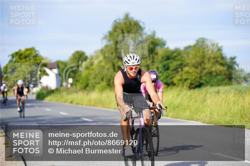 31.08.2025 - Elbe Triathlon Hamburg Michael Burmester http://msf.ph/oto/8669120 31.08.2025 09:50:52 Radfahren 397, 596, 689, 730, 735, 812, 861, 918 meine-sportfotos.de