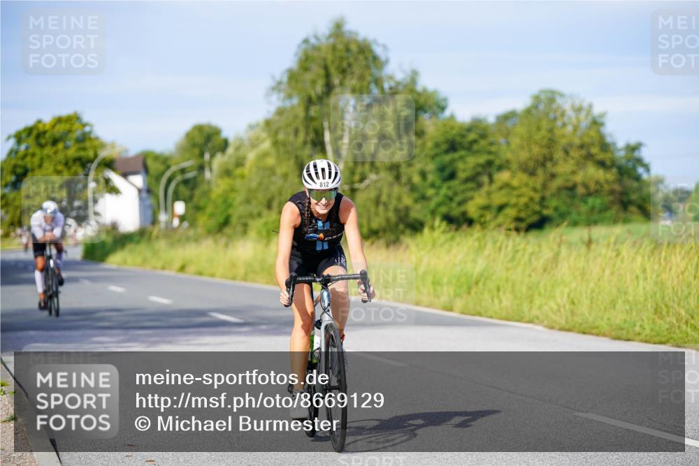 31.08.2025 - Elbe Triathlon Hamburg Michael Burmester http://msf.ph/oto/8669129 31.08.2025 09:50:55 Radfahren 397, 596, 744, 812, 918 meine-sportfotos.de