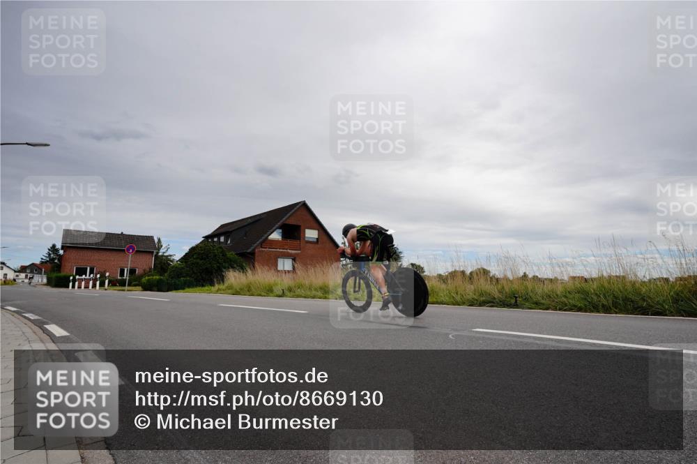 31.08.2025 - Elbe Triathlon Hamburg Michael Burmester http://msf.ph/oto/8669130 31.08.2025 14:09:30 Radfahren  meine-sportfotos.de