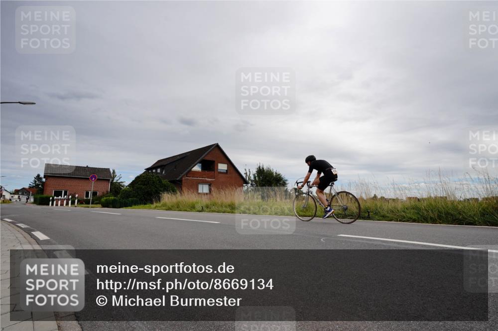 31.08.2025 - Elbe Triathlon Hamburg Michael Burmester http://msf.ph/oto/8669134 31.08.2025 14:09:41 Radfahren 136 meine-sportfotos.de