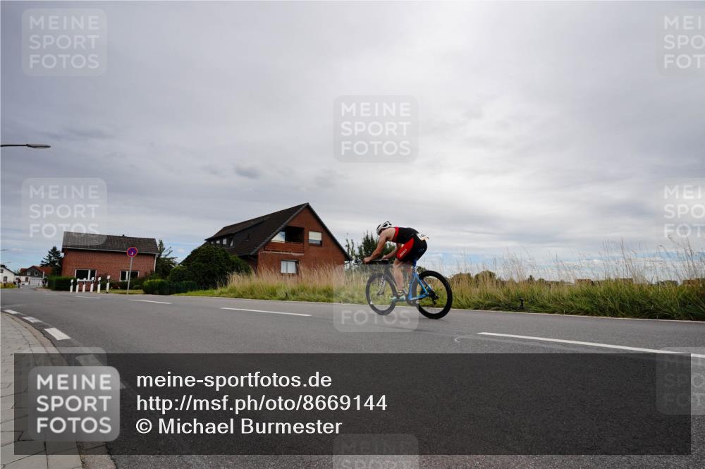 31.08.2025 - Elbe Triathlon Hamburg Michael Burmester http://msf.ph/oto/8669144 31.08.2025 14:10:12 Radfahren 139, 162 meine-sportfotos.de