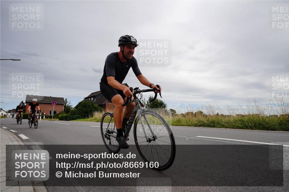 31.08.2025 - Elbe Triathlon Hamburg Michael Burmester http://msf.ph/oto/8669160 31.08.2025 14:10:27 Radfahren 121, 143, 145 meine-sportfotos.de