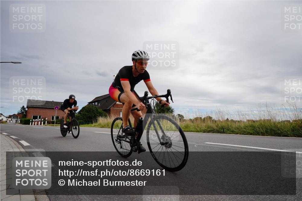 31.08.2025 - Elbe Triathlon Hamburg Michael Burmester http://msf.ph/oto/8669161 31.08.2025 14:10:27 Radfahren 121, 143, 145 meine-sportfotos.de