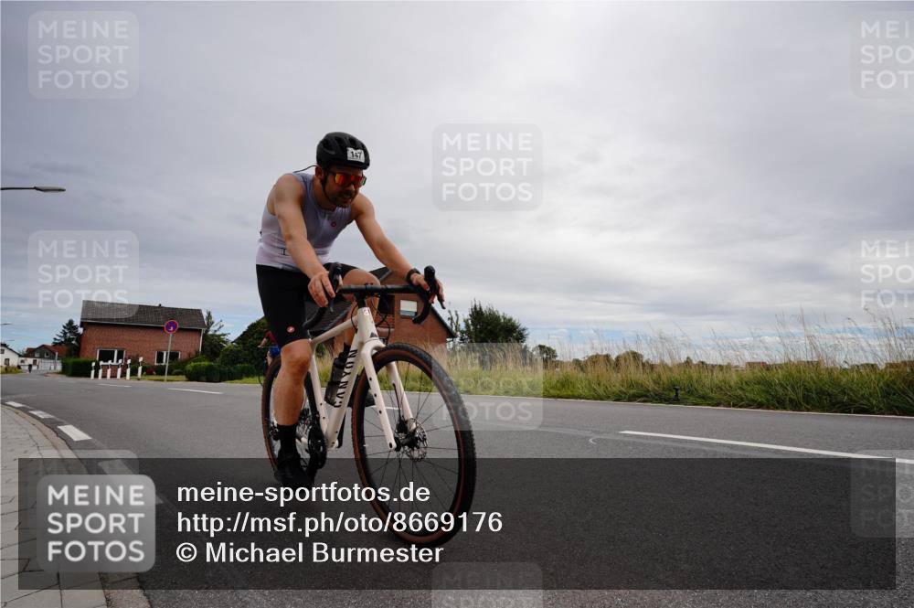 31.08.2025 - Elbe Triathlon Hamburg Michael Burmester http://msf.ph/oto/8669176 31.08.2025 14:10:53 Radfahren 132, 147 meine-sportfotos.de