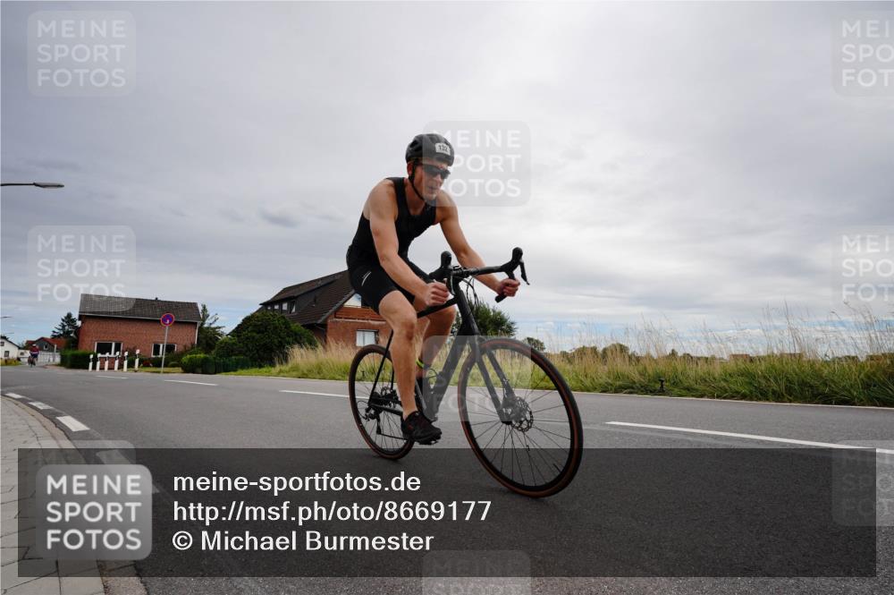 31.08.2025 - Elbe Triathlon Hamburg Michael Burmester http://msf.ph/oto/8669177 31.08.2025 14:10:58 Radfahren 132, 141 meine-sportfotos.de