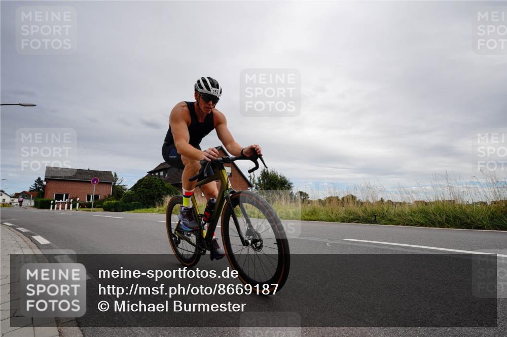 31.08.2025 - Elbe Triathlon Hamburg Michael Burmester http://msf.ph/oto/8669187 31.08.2025 14:11:13 Radfahren 123, 157, 159 meine-sportfotos.de