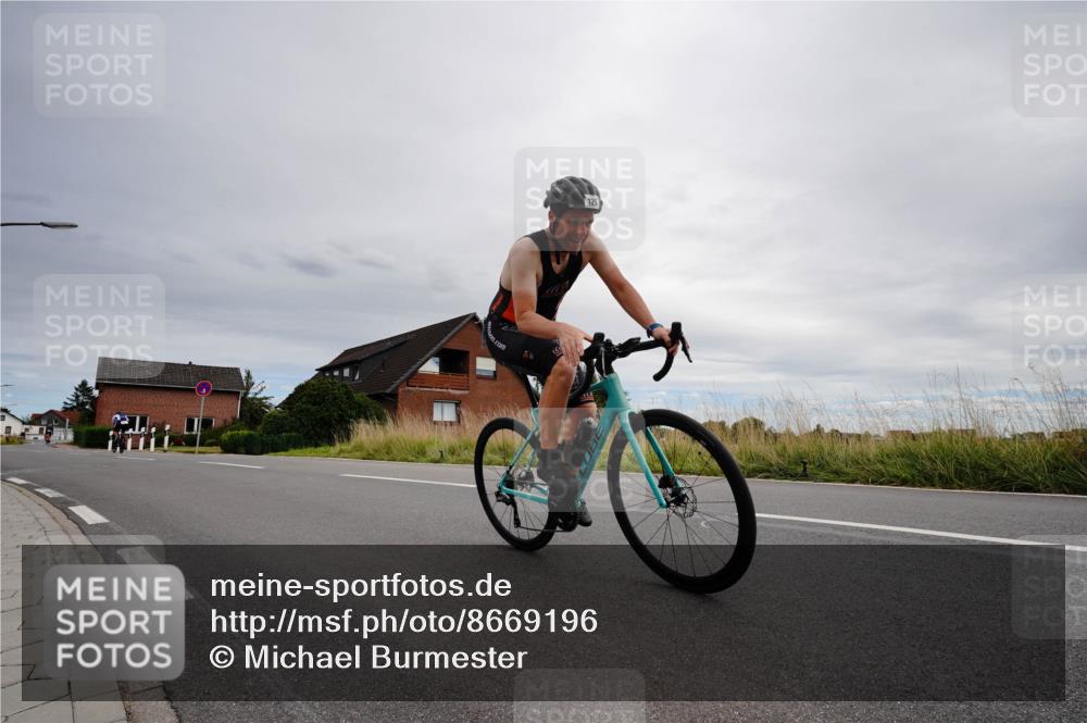 31.08.2025 - Elbe Triathlon Hamburg Michael Burmester http://msf.ph/oto/8669196 31.08.2025 14:11:31 Radfahren 129 meine-sportfotos.de