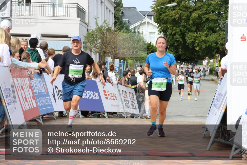 31.08.2025 - 21. Blankeneser Heldenlauf Strokosch-Dieckow http://msf.ph/oto/8669202 31.08.2025 11:13:28 Ziel 3090, 3125, 3152, 3721 meine-sportfotos.de