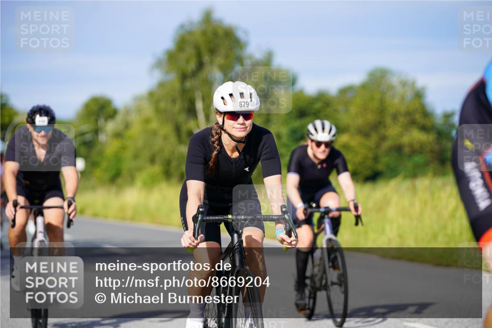 31.08.2025 - Elbe Triathlon Hamburg Michael Burmester http://msf.ph/oto/8669204 31.08.2025 09:51:31 Radfahren 372, 435, 446, 493, 557, 693, 752, 769, 801, 814, 818, 836, 879 meine-sportfotos.de