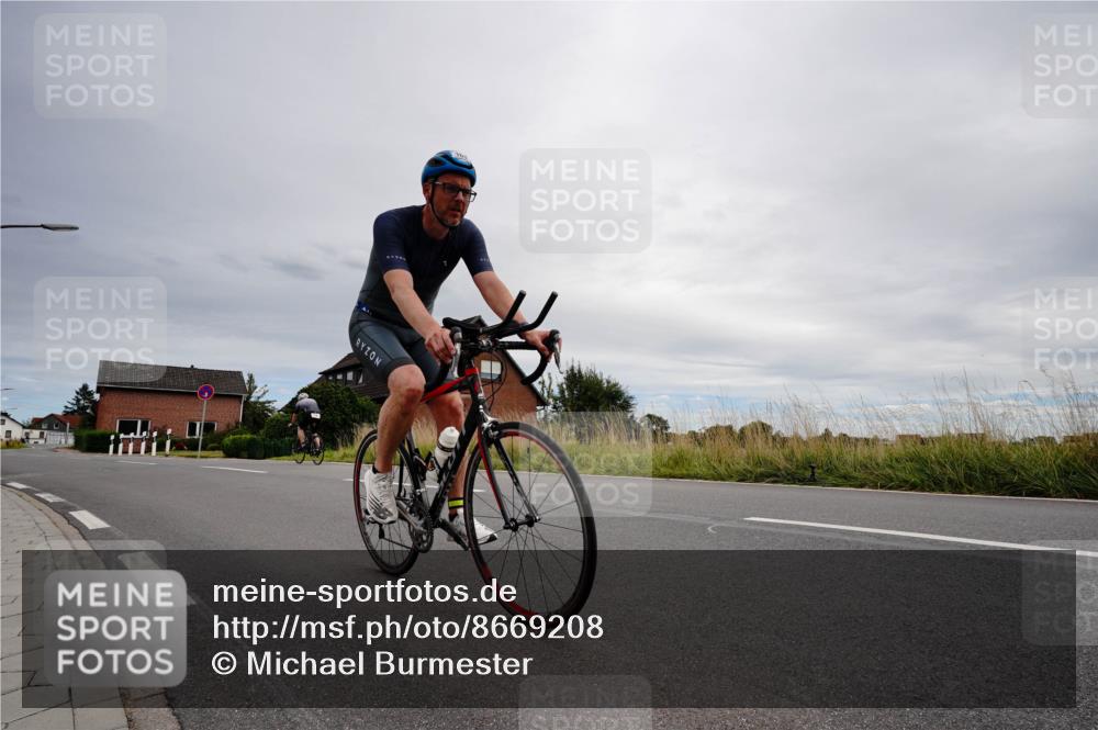 31.08.2025 - Elbe Triathlon Hamburg Michael Burmester http://msf.ph/oto/8669208 31.08.2025 14:11:50 Radfahren 150, 163 meine-sportfotos.de