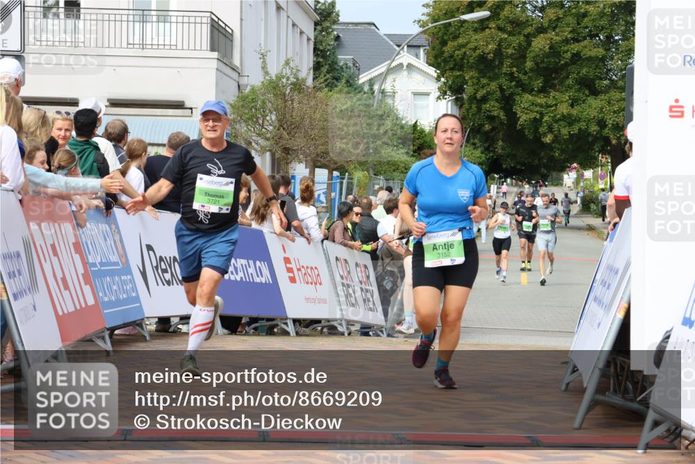 31.08.2025 - 21. Blankeneser Heldenlauf Strokosch-Dieckow http://msf.ph/oto/8669209 31.08.2025 11:13:28 Ziel 3090, 3125, 3152, 3721 meine-sportfotos.de