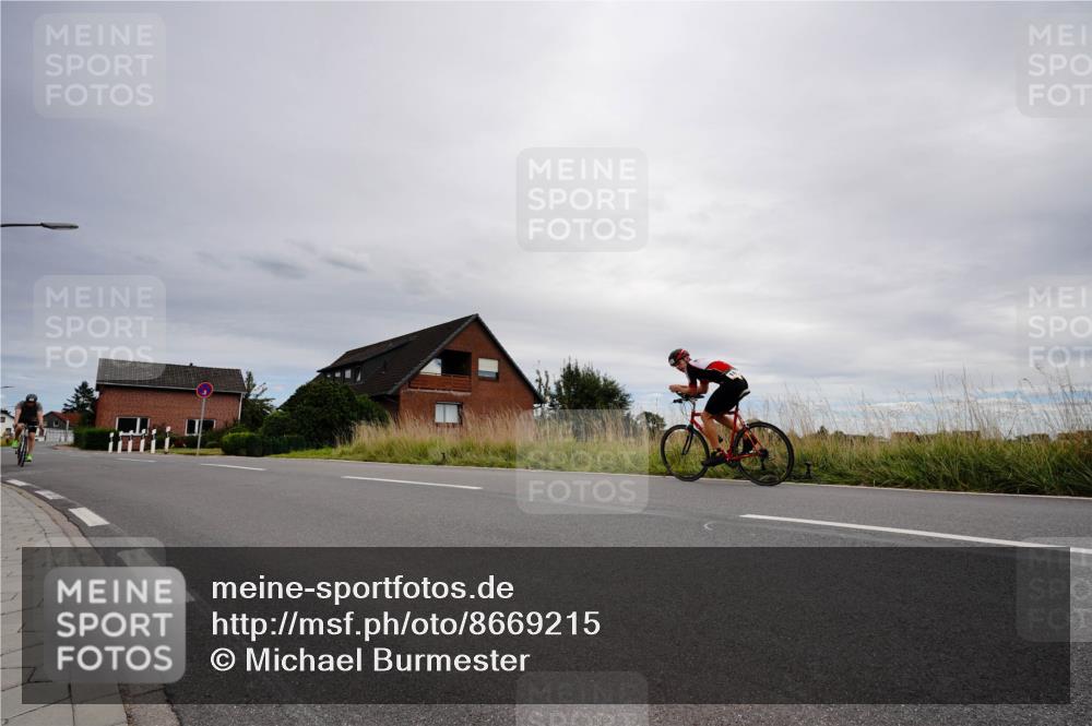 31.08.2025 - Elbe Triathlon Hamburg Michael Burmester http://msf.ph/oto/8669215 31.08.2025 14:12:08 Radfahren 146 meine-sportfotos.de