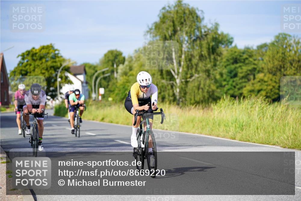 31.08.2025 - Elbe Triathlon Hamburg Michael Burmester http://msf.ph/oto/8669220 31.08.2025 09:51:35 Radfahren 372, 435, 482, 493, 512, 529, 557, 693, 752, 801, 818, 836, 890 meine-sportfotos.de
