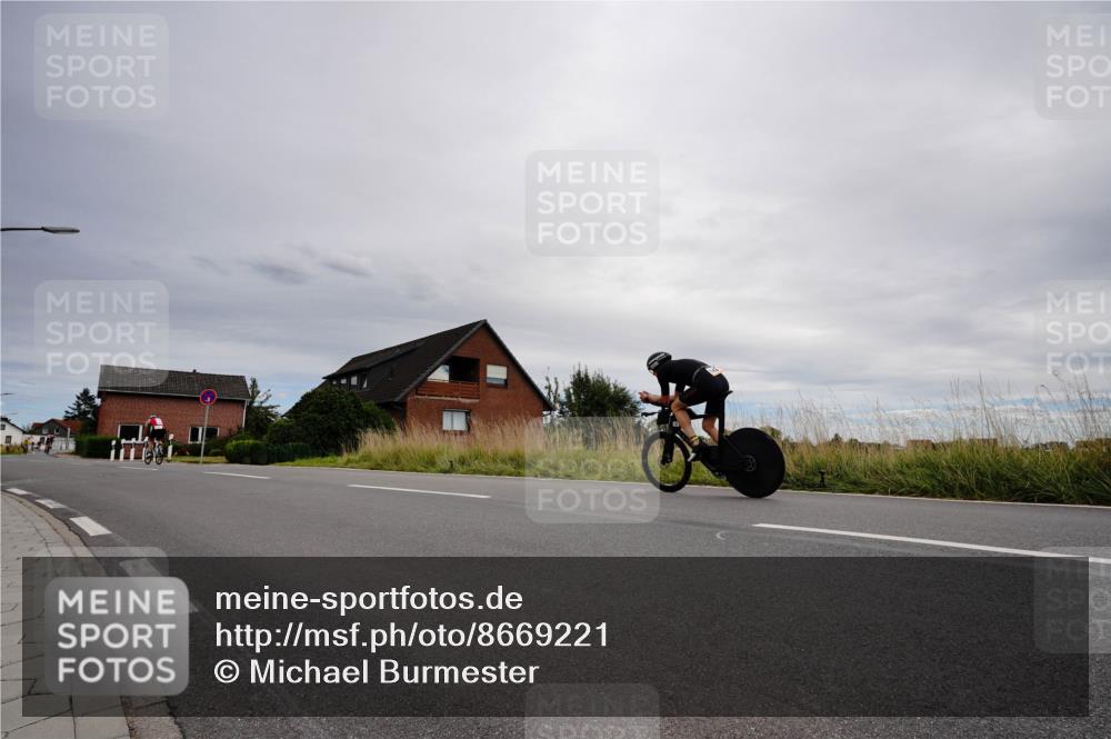 31.08.2025 - Elbe Triathlon Hamburg Michael Burmester http://msf.ph/oto/8669221 31.08.2025 14:12:14 Radfahren  meine-sportfotos.de