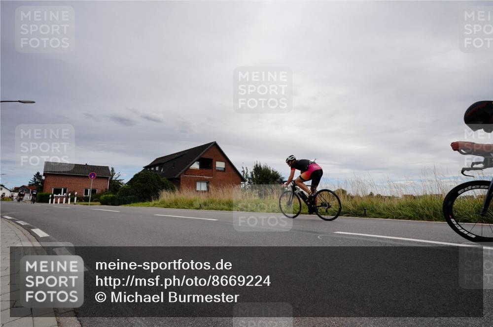 31.08.2025 - Elbe Triathlon Hamburg Michael Burmester http://msf.ph/oto/8669224 31.08.2025 14:12:18 Radfahren 148, 152 meine-sportfotos.de
