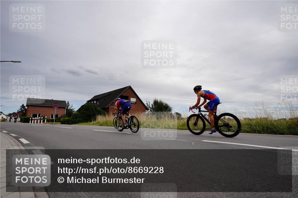 31.08.2025 - Elbe Triathlon Hamburg Michael Burmester http://msf.ph/oto/8669228 31.08.2025 14:12:18 Radfahren 148, 152 meine-sportfotos.de