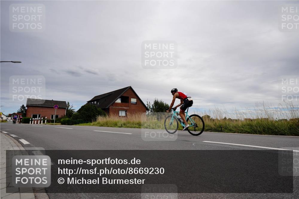 31.08.2025 - Elbe Triathlon Hamburg Michael Burmester http://msf.ph/oto/8669230 31.08.2025 14:12:21 Radfahren 125, 148, 152 meine-sportfotos.de