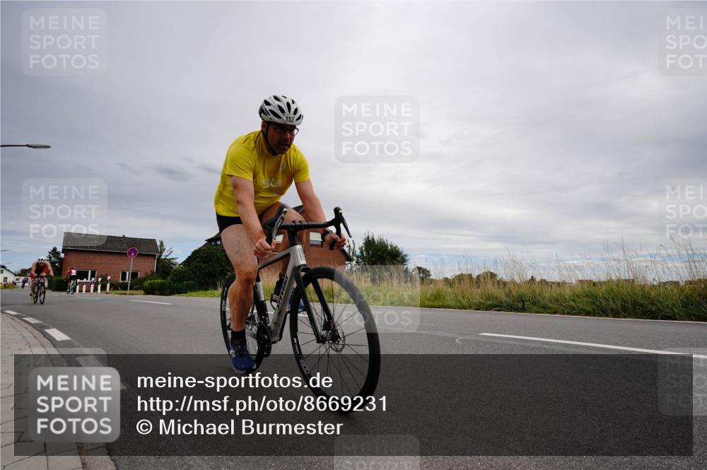 31.08.2025 - Elbe Triathlon Hamburg Michael Burmester http://msf.ph/oto/8669231 31.08.2025 14:12:23 Radfahren 125, 148, 152 meine-sportfotos.de