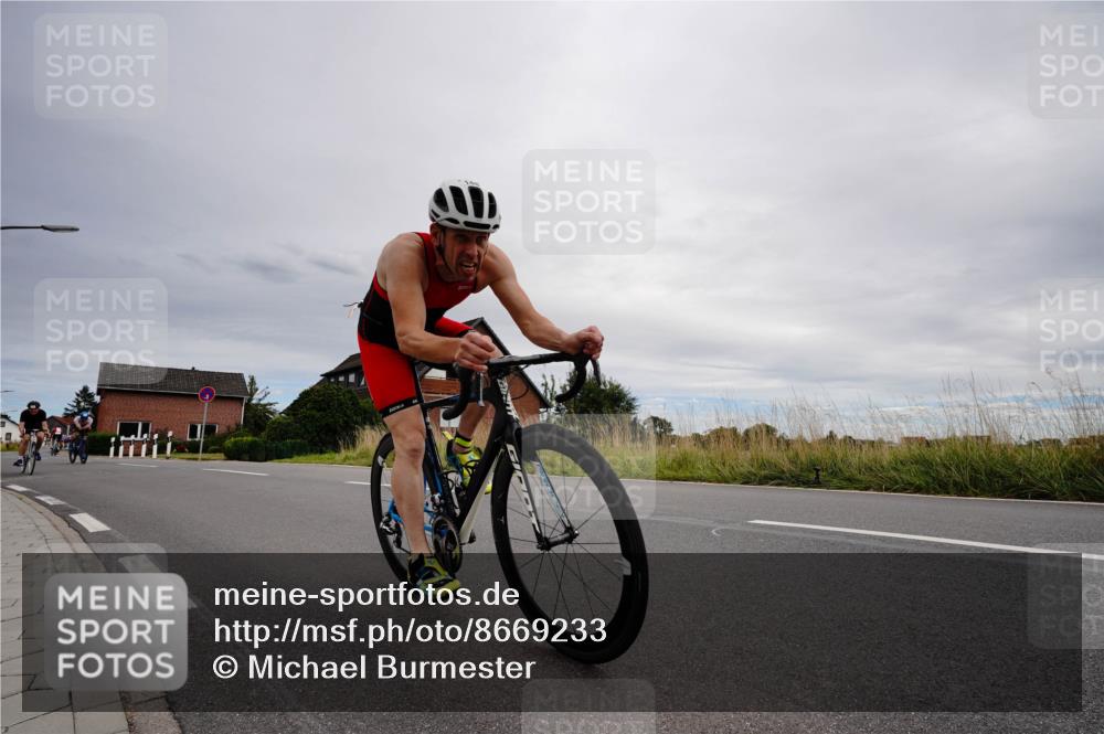 31.08.2025 - Elbe Triathlon Hamburg Michael Burmester http://msf.ph/oto/8669233 31.08.2025 14:12:25 Radfahren 125, 148, 152 meine-sportfotos.de