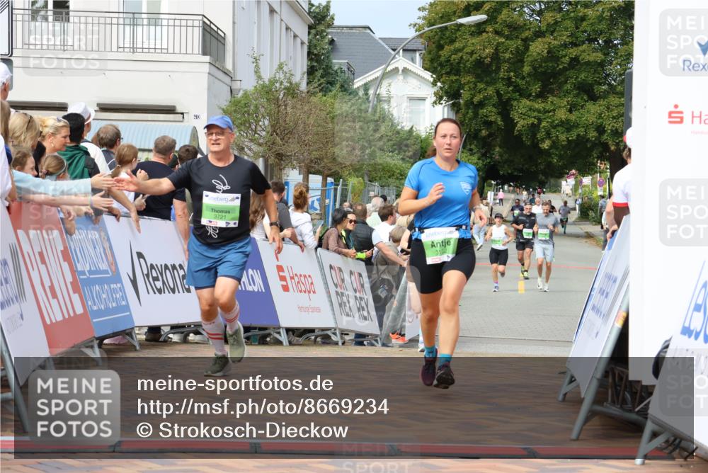 31.08.2025 - 21. Blankeneser Heldenlauf Strokosch-Dieckow http://msf.ph/oto/8669234 31.08.2025 11:13:28 Ziel 3090, 3125, 3152, 3721 meine-sportfotos.de