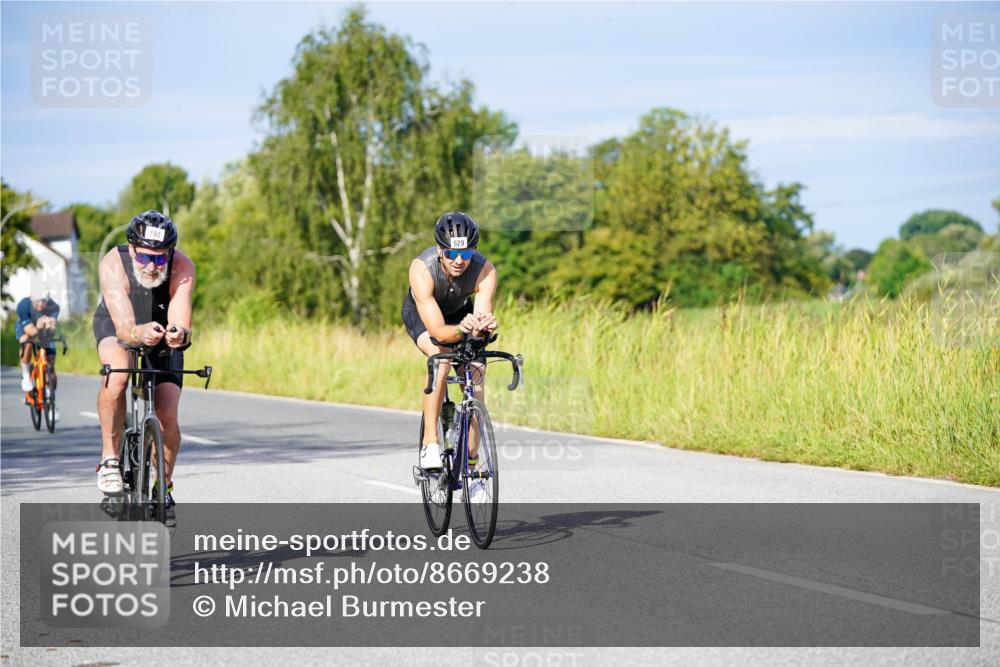 31.08.2025 - Elbe Triathlon Hamburg Michael Burmester http://msf.ph/oto/8669238 31.08.2025 09:51:39 Radfahren 372, 435, 482, 493, 512, 529, 752, 836, 849, 890 meine-sportfotos.de
