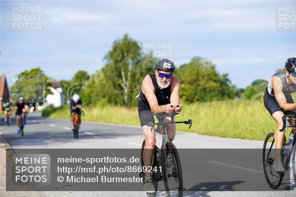 31.08.2025 - Elbe Triathlon Hamburg Michael Burmester http://msf.ph/oto/8669241 31.08.2025 09:51:40 Radfahren 372, 435, 482, 493, 512, 529, 849, 890 meine-sportfotos.de