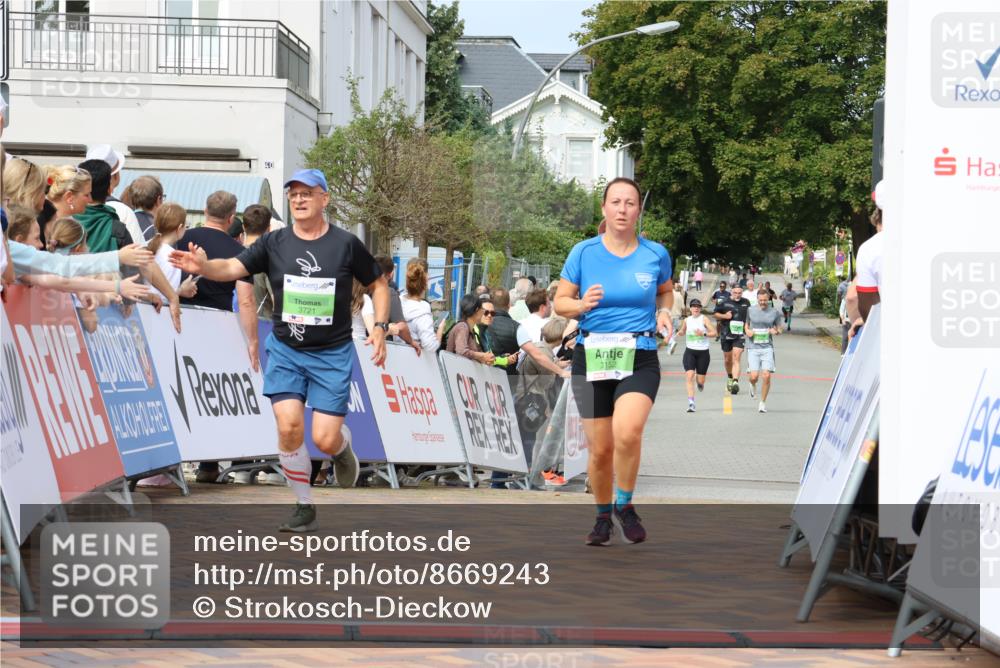 31.08.2025 - 21. Blankeneser Heldenlauf Strokosch-Dieckow http://msf.ph/oto/8669243 31.08.2025 11:13:28 Ziel 3090, 3125, 3152, 3721 meine-sportfotos.de