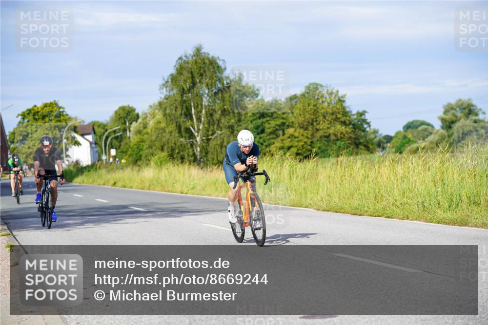 31.08.2025 - Elbe Triathlon Hamburg Michael Burmester http://msf.ph/oto/8669244 31.08.2025 09:51:41 Radfahren 372, 435, 482, 512, 529, 849, 890 meine-sportfotos.de