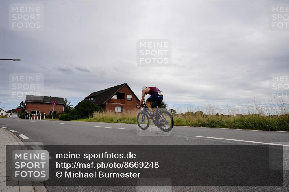 31.08.2025 - Elbe Triathlon Hamburg Michael Burmester http://msf.ph/oto/8669248 31.08.2025 14:12:46 Radfahren 140 meine-sportfotos.de