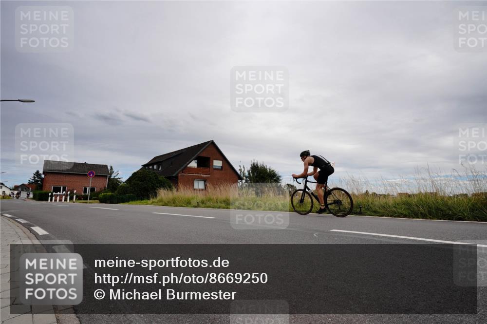 31.08.2025 - Elbe Triathlon Hamburg Michael Burmester http://msf.ph/oto/8669250 31.08.2025 14:12:51 Radfahren  meine-sportfotos.de