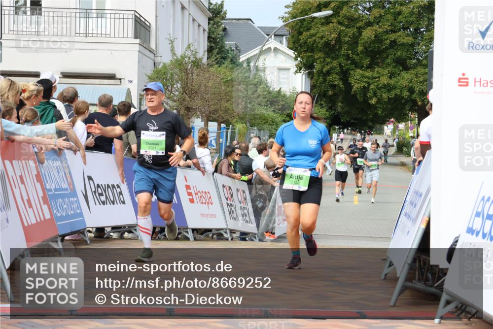 31.08.2025 - 21. Blankeneser Heldenlauf Strokosch-Dieckow http://msf.ph/oto/8669252 31.08.2025 11:13:28 Ziel 3090, 3125, 3152, 3721 meine-sportfotos.de
