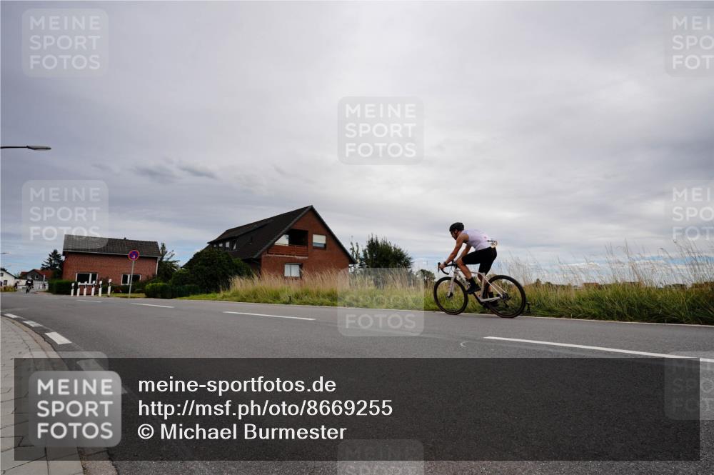 31.08.2025 - Elbe Triathlon Hamburg Michael Burmester http://msf.ph/oto/8669255 31.08.2025 14:12:56 Radfahren 155 meine-sportfotos.de
