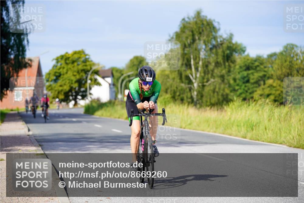 31.08.2025 - Elbe Triathlon Hamburg Michael Burmester http://msf.ph/oto/8669260 31.08.2025 09:51:44 Radfahren 482, 512, 561, 806, 849 meine-sportfotos.de