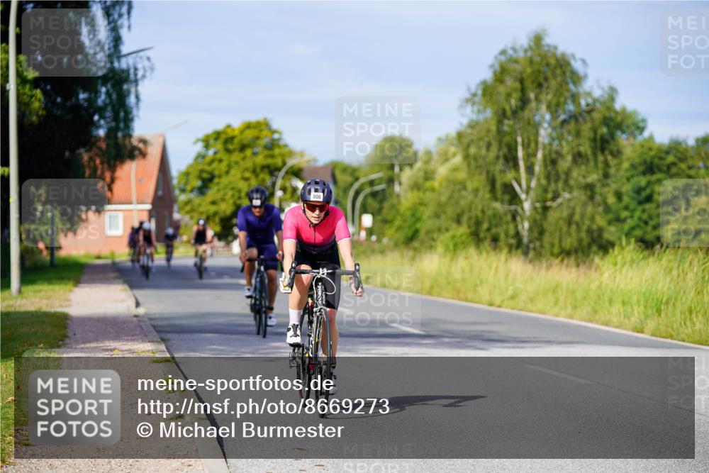 31.08.2025 - Elbe Triathlon Hamburg Michael Burmester http://msf.ph/oto/8669273 31.08.2025 09:51:49 Radfahren 390, 561, 651, 806 meine-sportfotos.de