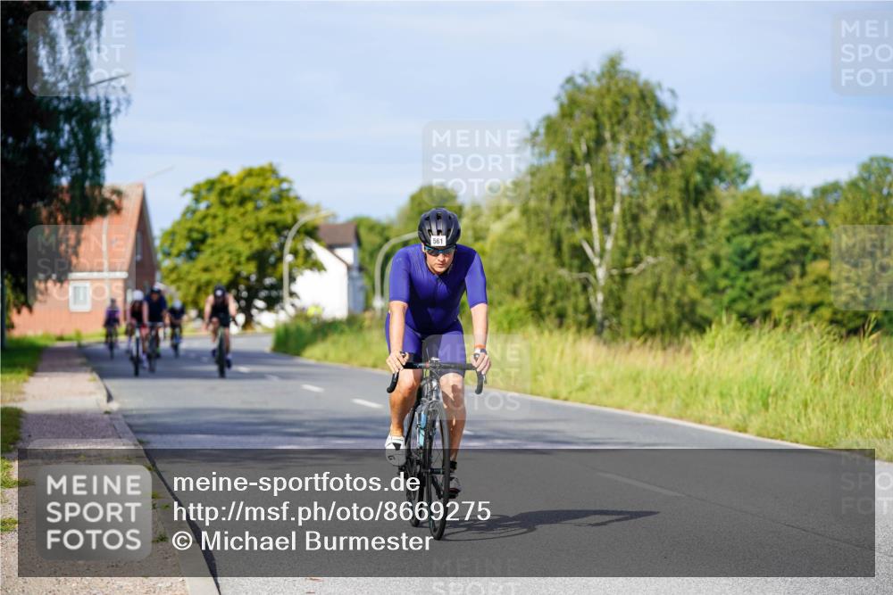 31.08.2025 - Elbe Triathlon Hamburg Michael Burmester http://msf.ph/oto/8669275 31.08.2025 09:51:50 Radfahren 390, 561, 651, 806, 817 meine-sportfotos.de