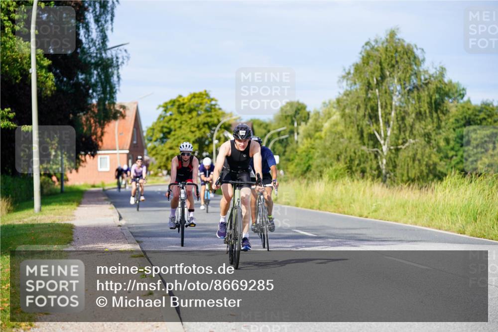 31.08.2025 - Elbe Triathlon Hamburg Michael Burmester http://msf.ph/oto/8669285 31.08.2025 09:51:55 Radfahren 390, 651, 761, 799, 817 meine-sportfotos.de
