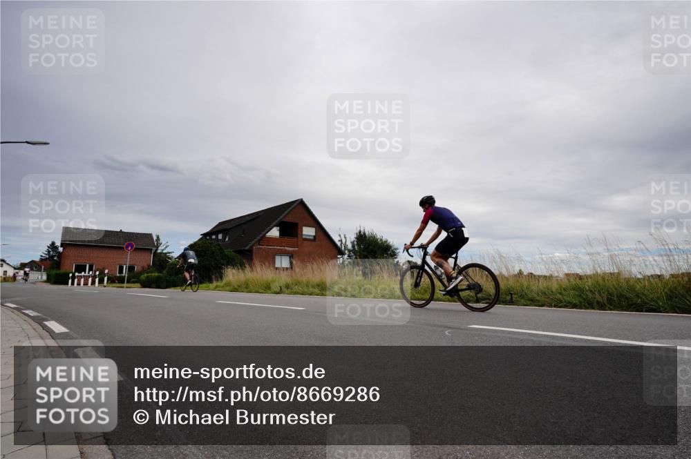 31.08.2025 - Elbe Triathlon Hamburg Michael Burmester http://msf.ph/oto/8669286 31.08.2025 14:13:59 Radfahren 154 meine-sportfotos.de
