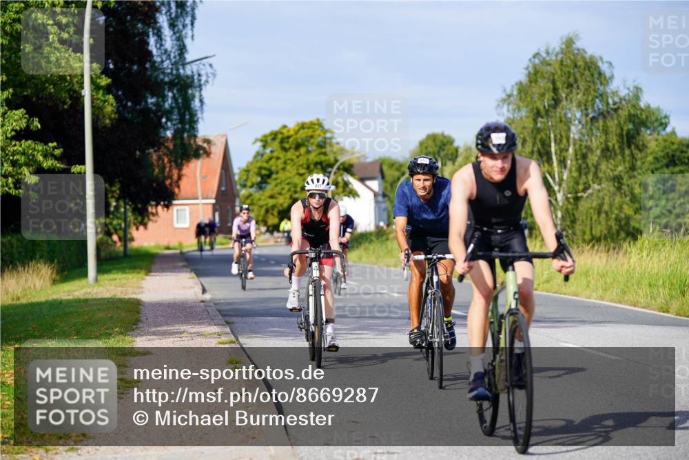 31.08.2025 - Elbe Triathlon Hamburg Michael Burmester http://msf.ph/oto/8669287 31.08.2025 09:51:56 Radfahren 390, 651, 761, 799, 817 meine-sportfotos.de