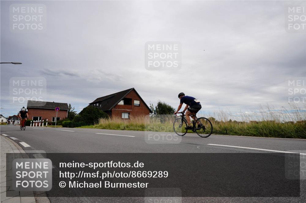 31.08.2025 - Elbe Triathlon Hamburg Michael Burmester http://msf.ph/oto/8669289 31.08.2025 14:14:04 Radfahren 142, 154 meine-sportfotos.de