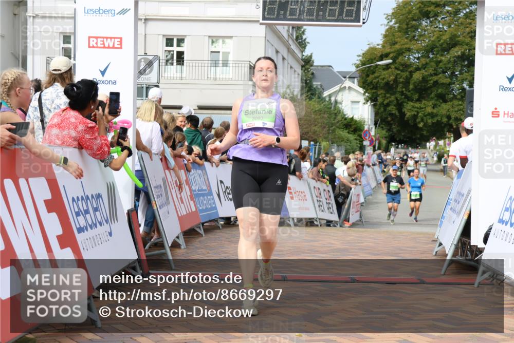 31.08.2025 - 21. Blankeneser Heldenlauf Strokosch-Dieckow http://msf.ph/oto/8669297 31.08.2025 11:13:22 Ziel 3311, 3090, 3054, 3319, 3327 meine-sportfotos.de