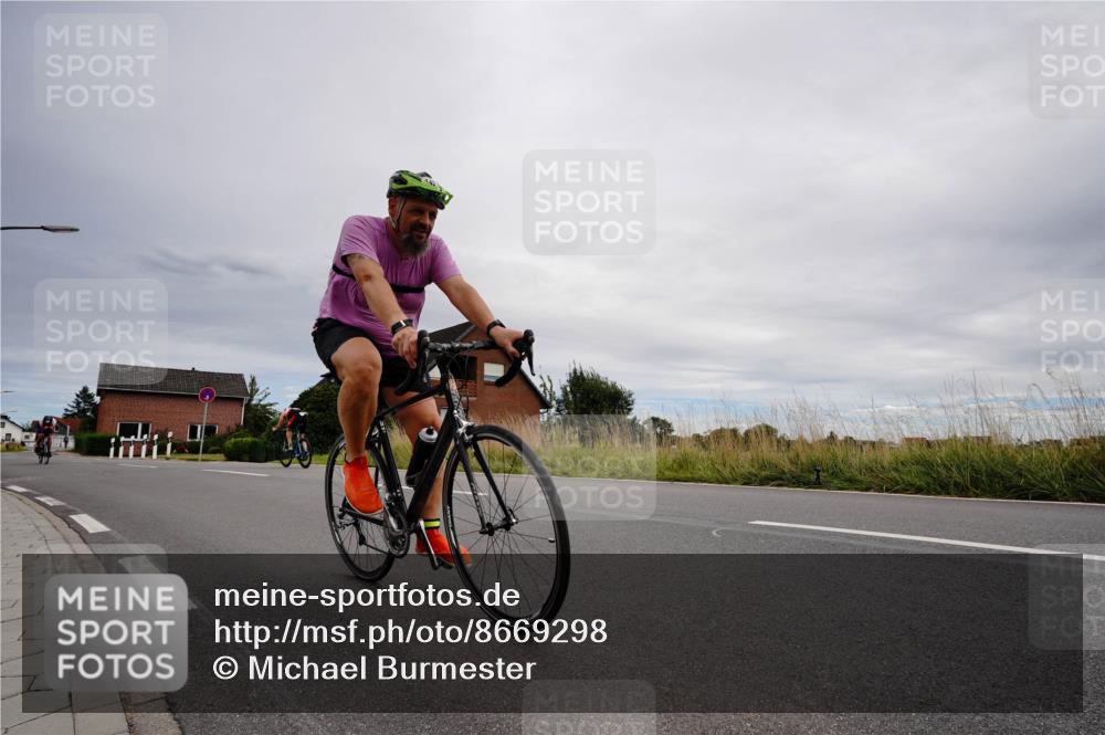 31.08.2025 - Elbe Triathlon Hamburg Michael Burmester http://msf.ph/oto/8669298 31.08.2025 14:14:10 Radfahren 142 meine-sportfotos.de