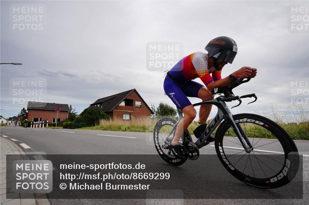 31.08.2025 - Elbe Triathlon Hamburg Michael Burmester http://msf.ph/oto/8669299 31.08.2025 14:14:11 Radfahren 142 meine-sportfotos.de
