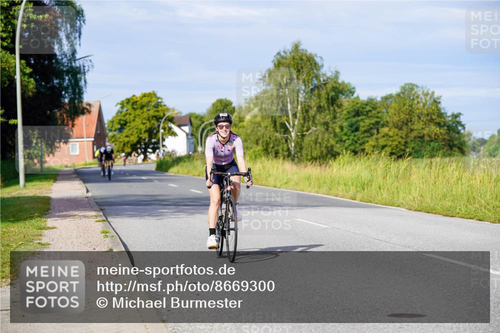 31.08.2025 - Elbe Triathlon Hamburg Michael Burmester http://msf.ph/oto/8669300 31.08.2025 09:51:59 Radfahren 390, 403, 479, 651, 761, 799, 817 meine-sportfotos.de