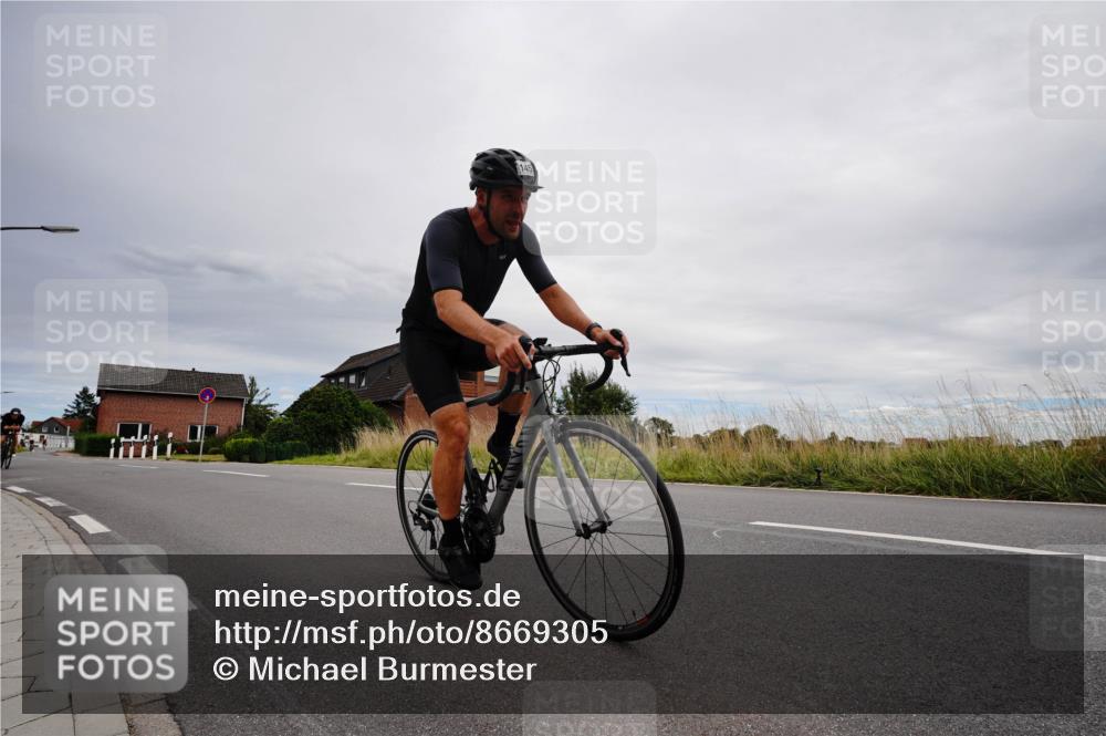 31.08.2025 - Elbe Triathlon Hamburg Michael Burmester http://msf.ph/oto/8669305 31.08.2025 14:14:29 Radfahren  meine-sportfotos.de