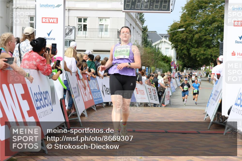 31.08.2025 - 21. Blankeneser Heldenlauf Strokosch-Dieckow http://msf.ph/oto/8669307 31.08.2025 11:13:22 Ziel 3311, 3090, 3054, 3319, 3327 meine-sportfotos.de