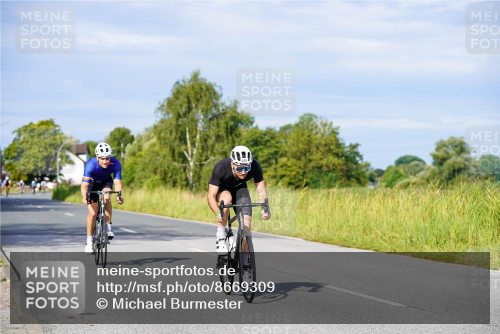 31.08.2025 - Elbe Triathlon Hamburg Michael Burmester http://msf.ph/oto/8669309 31.08.2025 09:52:05 Radfahren 403, 479 meine-sportfotos.de