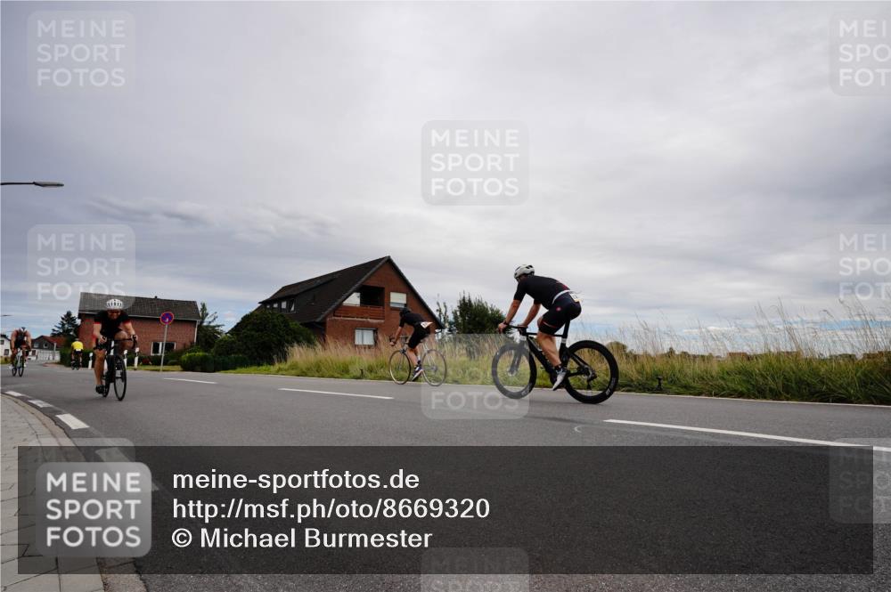 31.08.2025 - Elbe Triathlon Hamburg Michael Burmester http://msf.ph/oto/8669320 31.08.2025 14:14:38 Radfahren 158 meine-sportfotos.de